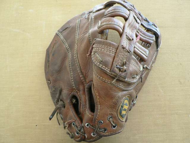 Wilson A2800 Back